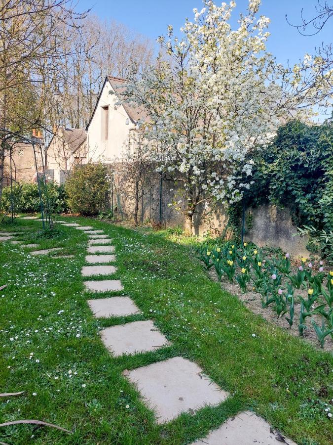 Le Huis Clos Амбоаз Екстериор снимка